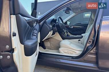 Седан Infiniti Q50 2015 в 