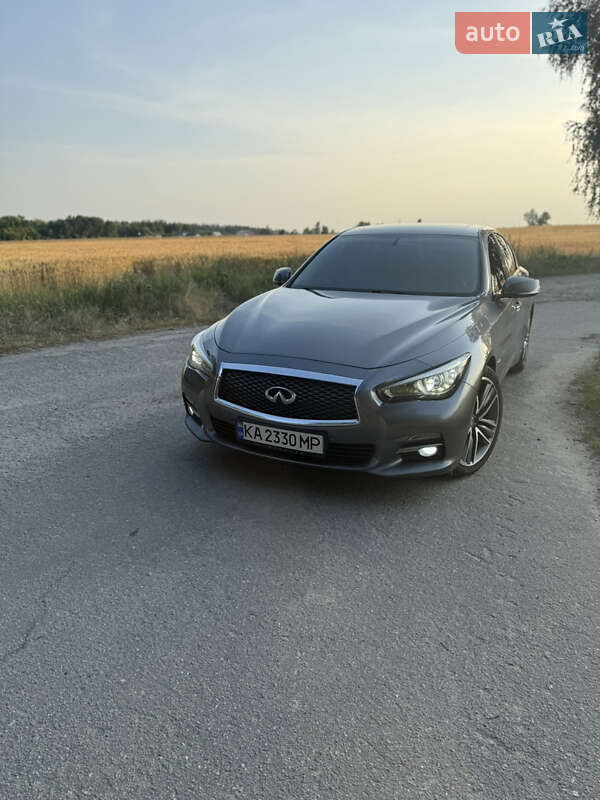 Infiniti Q50 2015