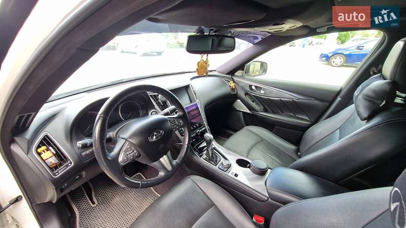 Седан Infiniti Q50 2016 в Одессе