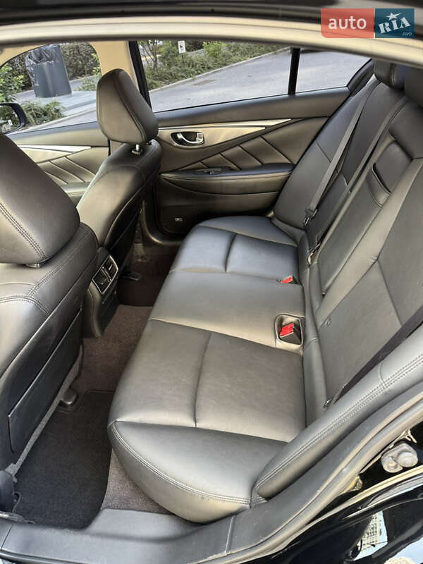 Седан Infiniti Q50 2016 в Києві