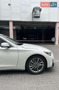 Седан Infiniti Q50 2017 в 