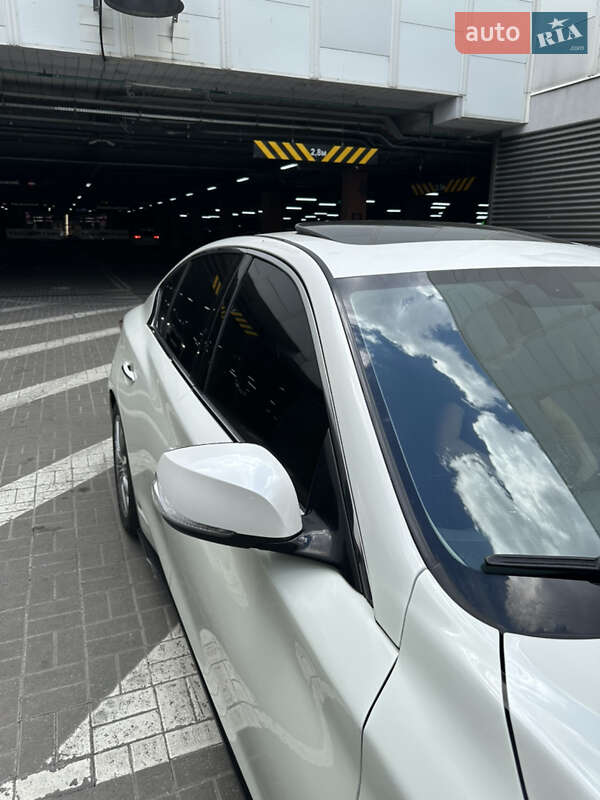 Седан Infiniti Q50 2017 в Києві