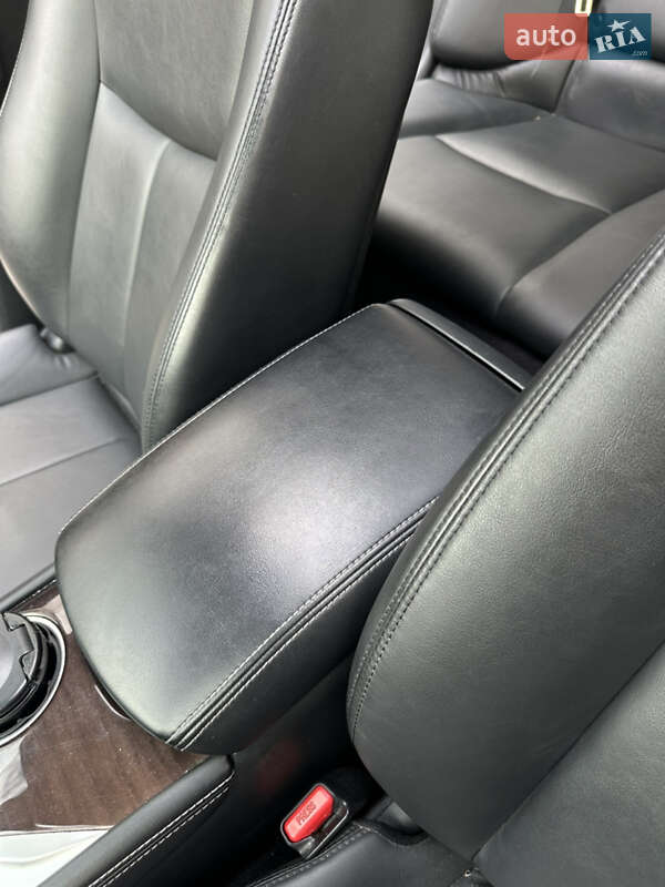 Седан Infiniti Q50 2017 в Києві