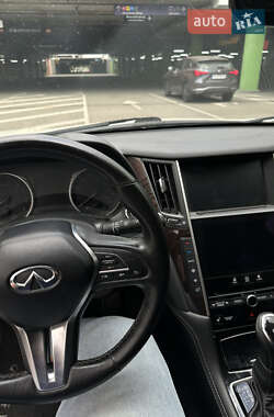 Седан Infiniti Q50 2017 в 