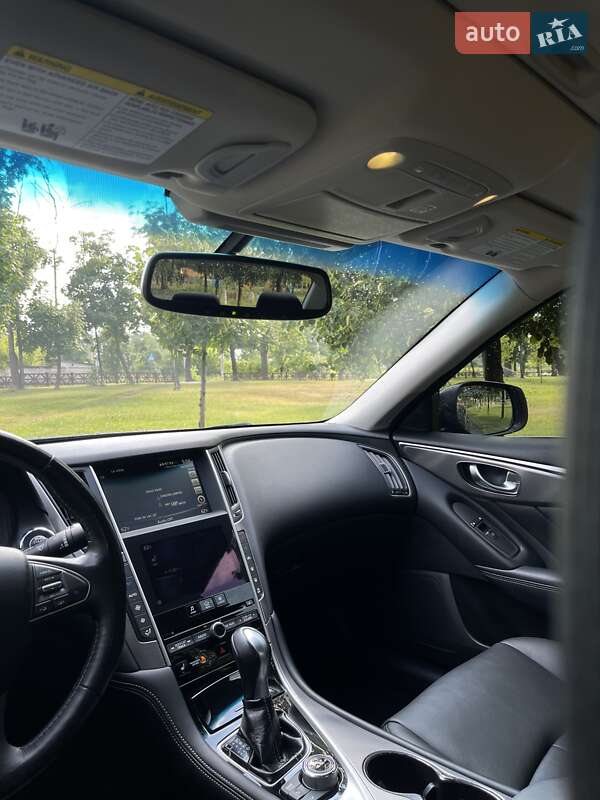 Седан Infiniti Q50 2013 в Ирпене