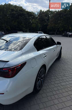 Седан Infiniti Q50 2014 в 