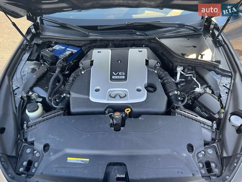Седан Infiniti Q50 2015 в Миколаєві