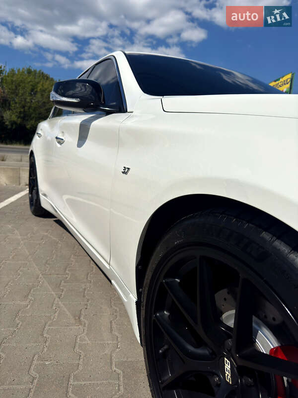 Infiniti Q50 2014