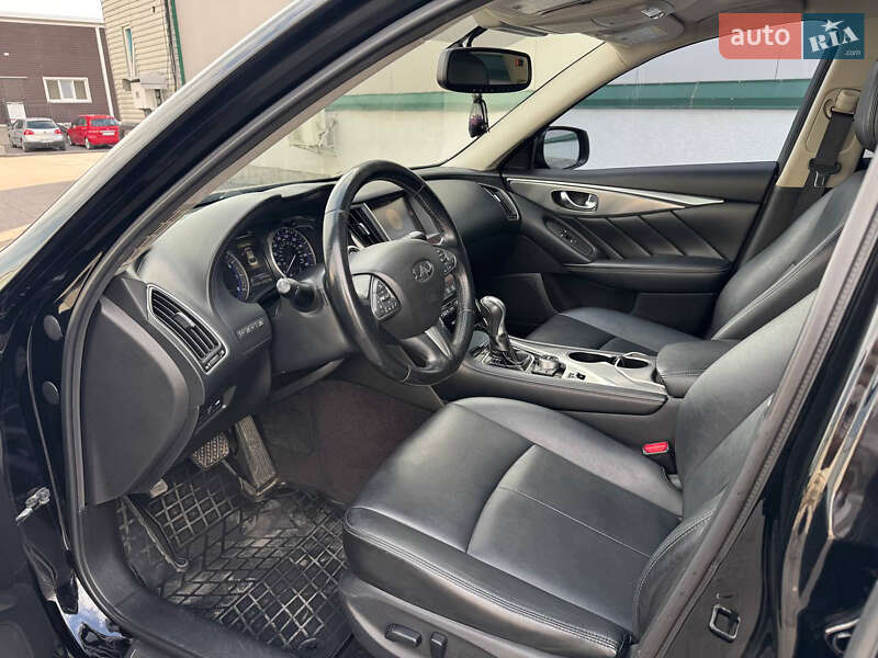 Седан Infiniti Q50 2016 в Вінниці