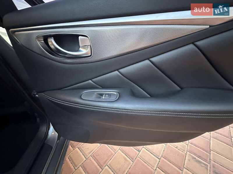 Седан Infiniti Q50 2016 в Одессе