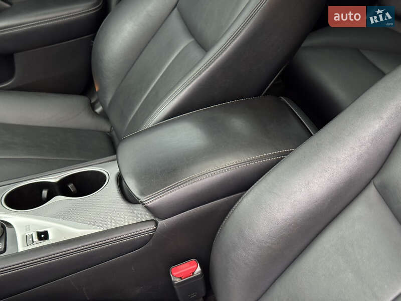 Седан Infiniti Q50 2017 в Ивано-Франковске фото 24 Седан Infiniti Q50 2017 в Ивано-Франковске