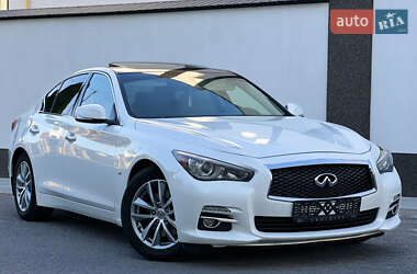 Седан Infiniti Q50 2015 в Тернополе