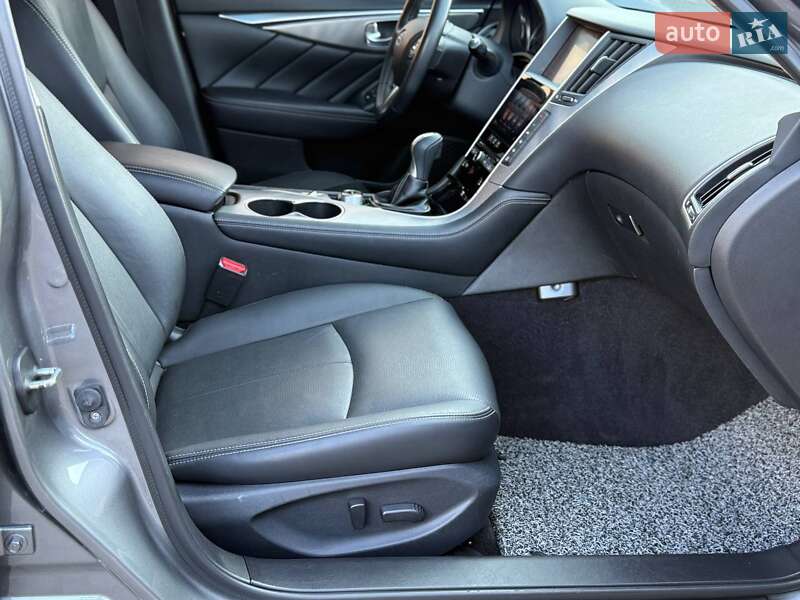 Седан Infiniti Q50 2016 в Одессе