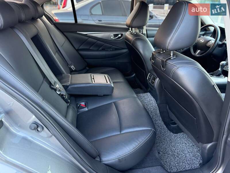 Седан Infiniti Q50 2016 в Одессе