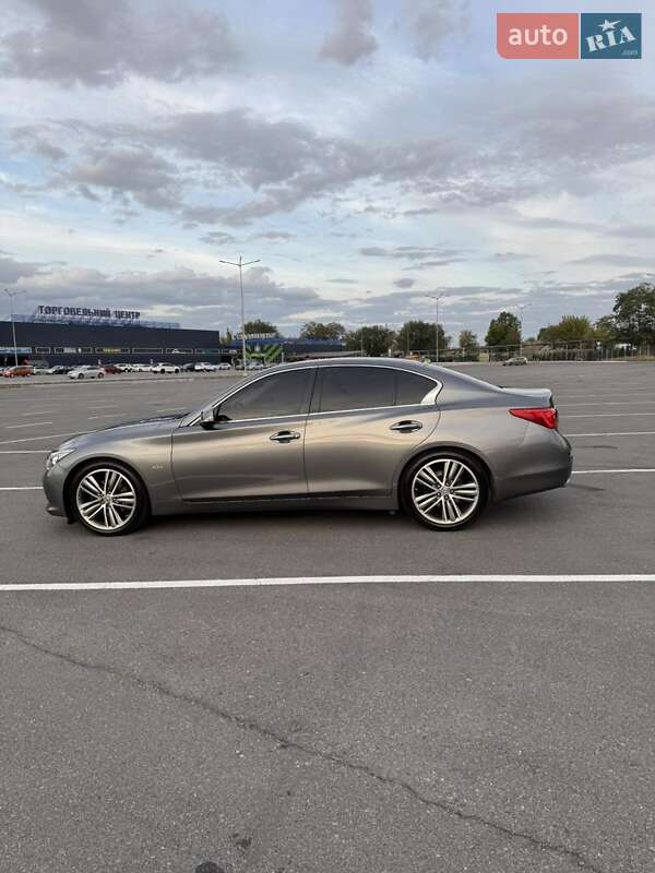 Седан Infiniti Q50 2014 в Дніпрі