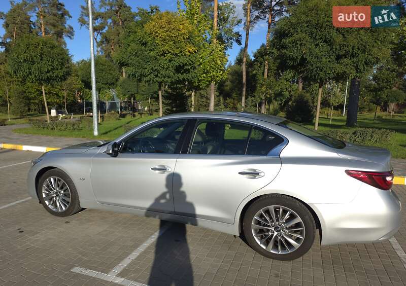 Седан Infiniti Q50 2018 в Буче
