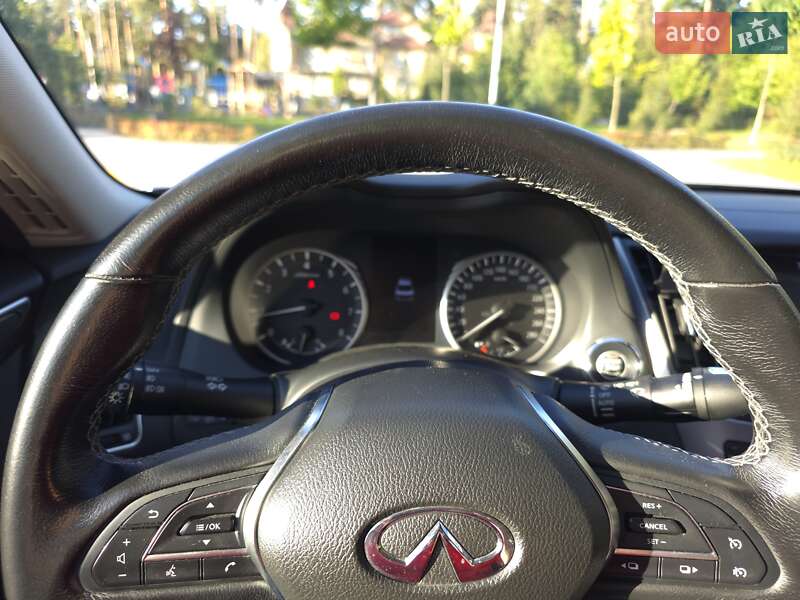 Седан Infiniti Q50 2018 в Буче