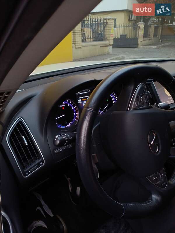 Седан Infiniti Q50 2017 в Києві