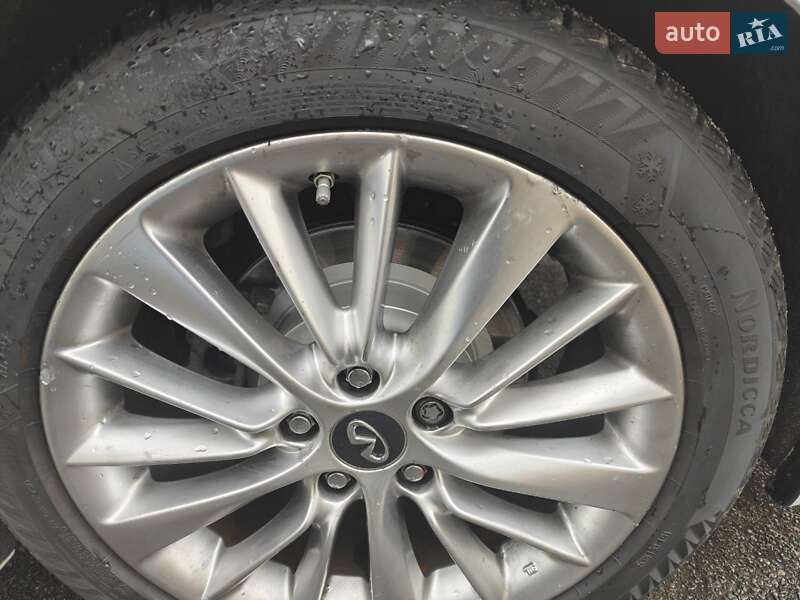 Седан Infiniti Q50 2017 в Киеве