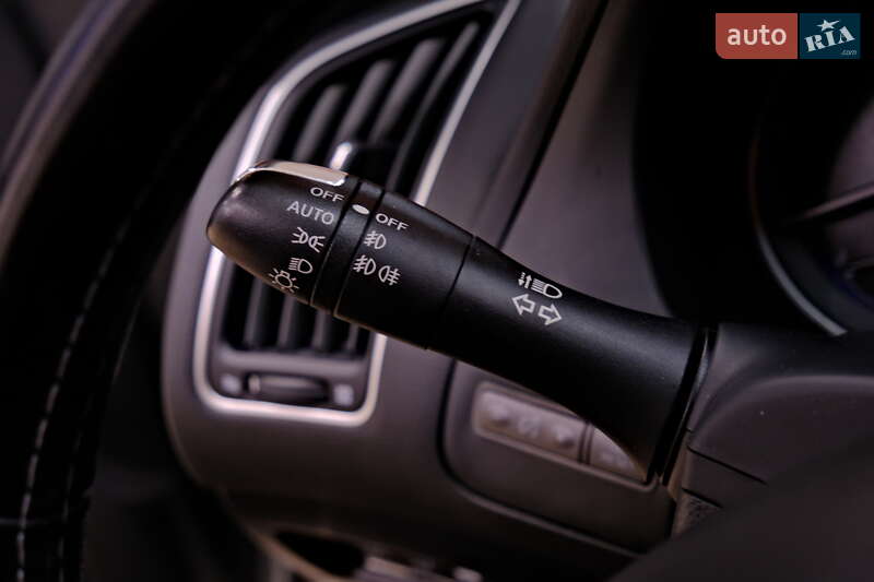 Седан Infiniti Q50 2015 в Одессе