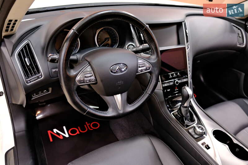 Седан Infiniti Q50 2015 в Одессе