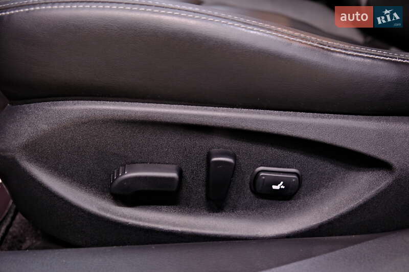 Седан Infiniti Q50 2015 в Одессе