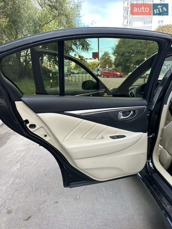 Седан Infiniti Q50 2016 в Львове