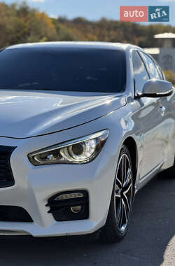 Седан Infiniti Q50 2016 в 