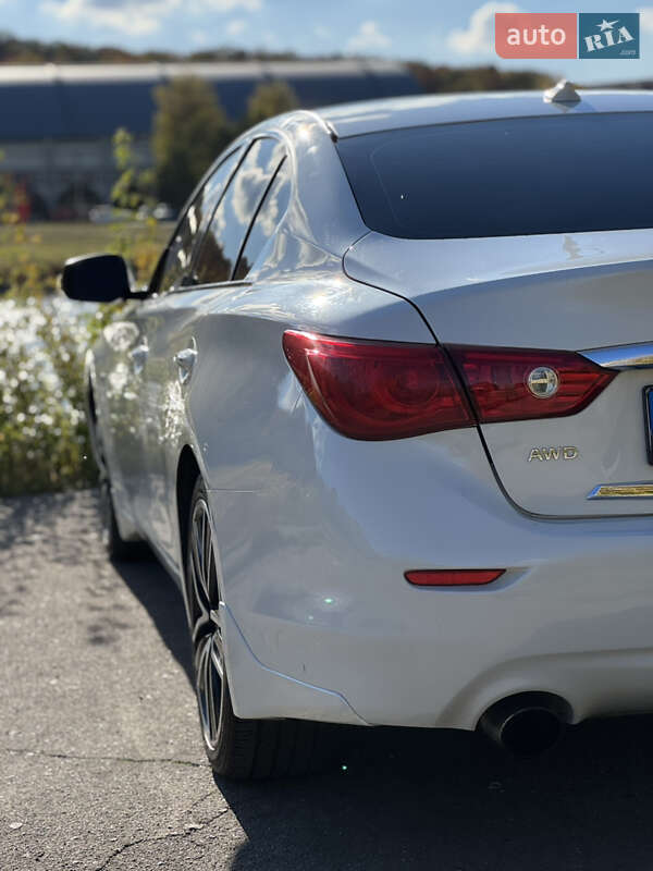 Седан Infiniti Q50 2016 в Дніпрі