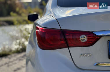 Седан Infiniti Q50 2016 в 