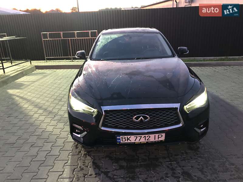 Седан Infiniti Q50 2017 в Львові
