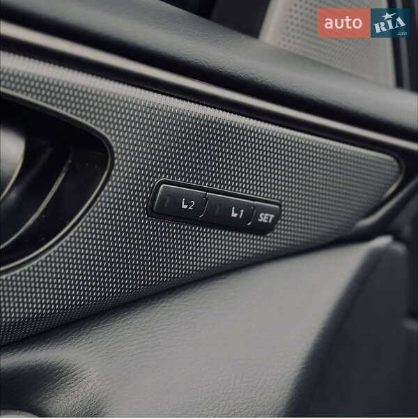 Седан Infiniti Q50 2017 в Кременчуге