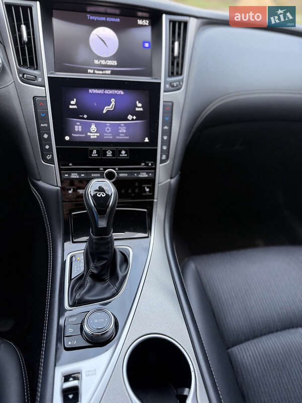 Седан Infiniti Q50 2018 в Киеве