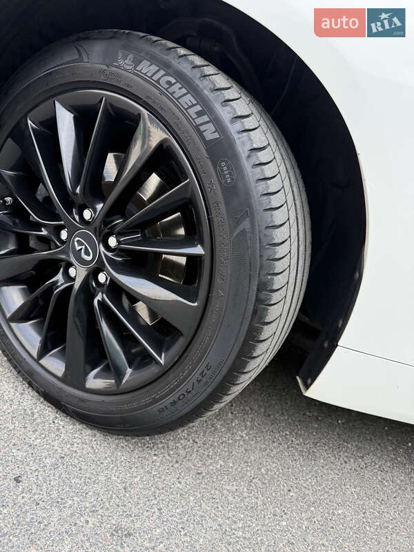 Седан Infiniti Q50 2018 в Киеве