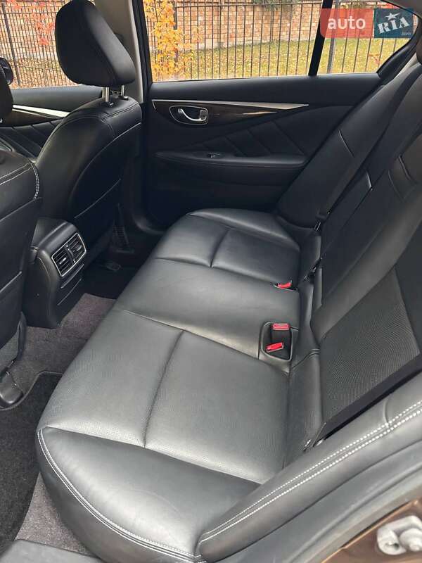 Седан Infiniti Q50 2014 в Киеве