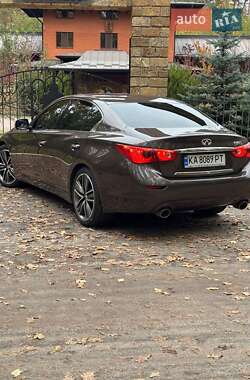Седан Infiniti Q50 2014 в 
