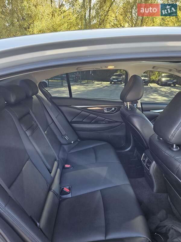 Седан Infiniti Q50 2017 в Деражні