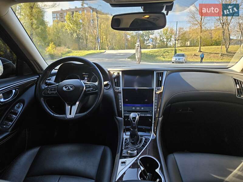 Седан Infiniti Q50 2017 в Деражні
