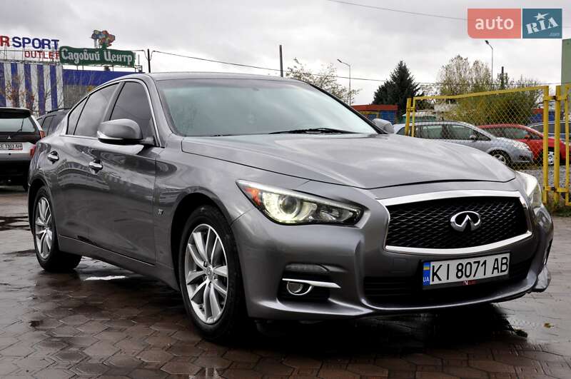 Седан Infiniti Q50 2015 в Львове