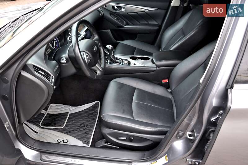 Седан Infiniti Q50 2015 в Львове