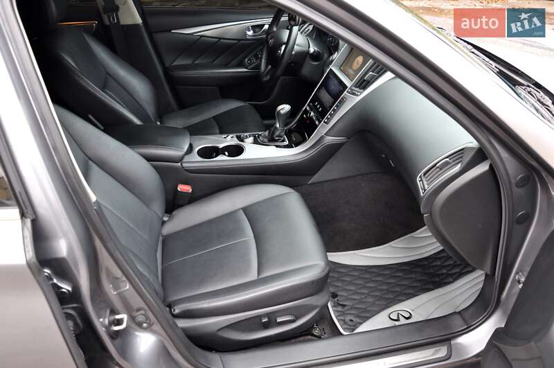 Седан Infiniti Q50 2015 в Львове
