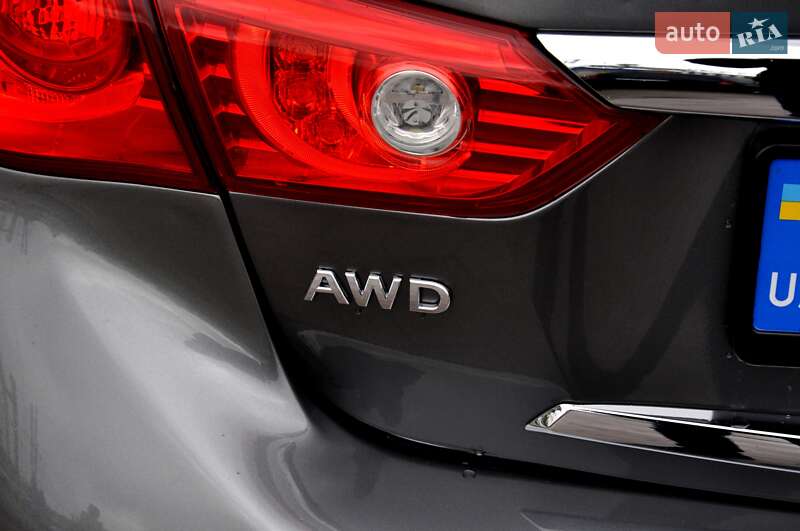 Седан Infiniti Q50 2015 в Львове