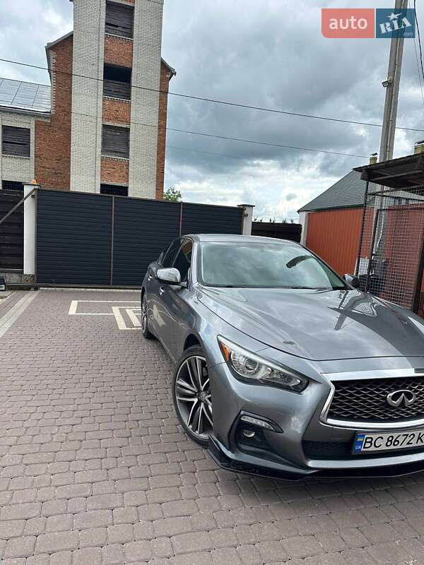 Седан Infiniti Q50 2015 в Львове