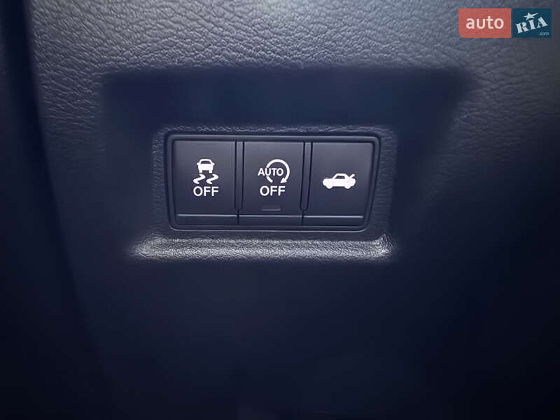 Седан Infiniti Q50 2018 в Киеве фото 24 Седан Infiniti Q50 2018 в Киеве