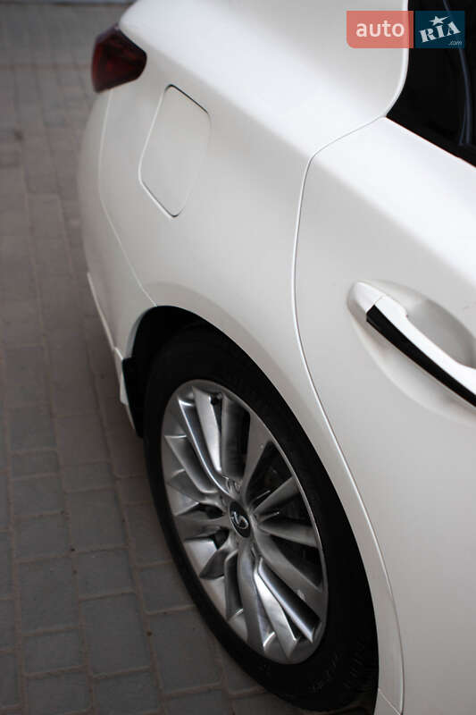 Седан Infiniti Q50 2020 в Львове