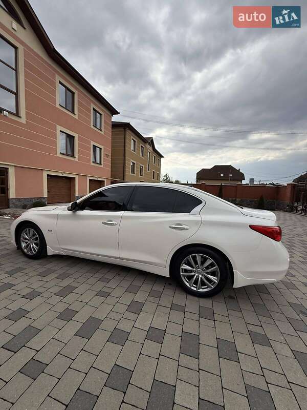 Седан Infiniti Q50 2016 в Мукачево