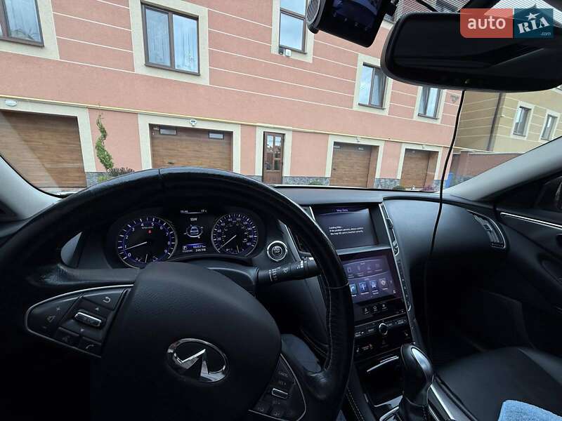 Седан Infiniti Q50 2016 в Мукачево