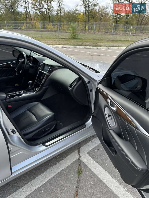 Седан Infiniti Q50 2014 в Запоріжжі