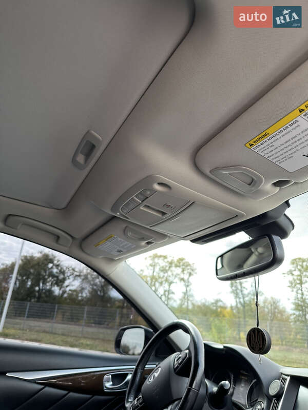 Седан Infiniti Q50 2014 в Запоріжжі