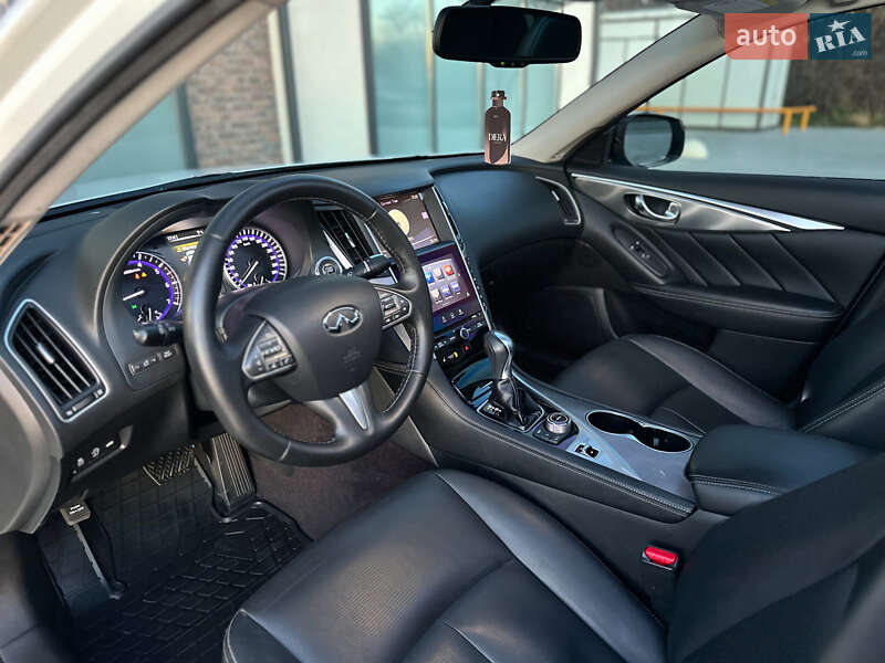 Седан Infiniti Q50 2016 в Тернополе фото 46 Седан Infiniti Q50 2016 в Тернополе
